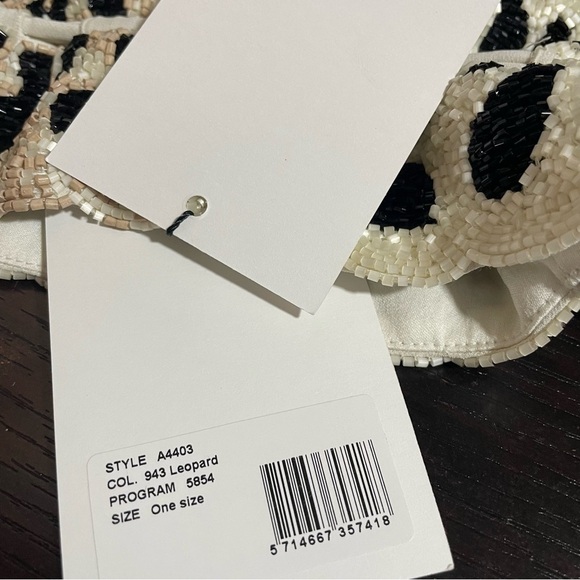 Hand Beaded Bag in Leopard
Ganni bag pouch crossbody sequins - Picture 8 of 10